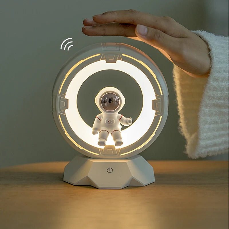 Children's Astronaut Lamp