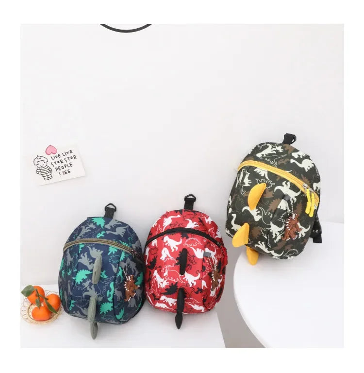 Children's anti-loss safety backpack with dinosaur-shaped safety belt.